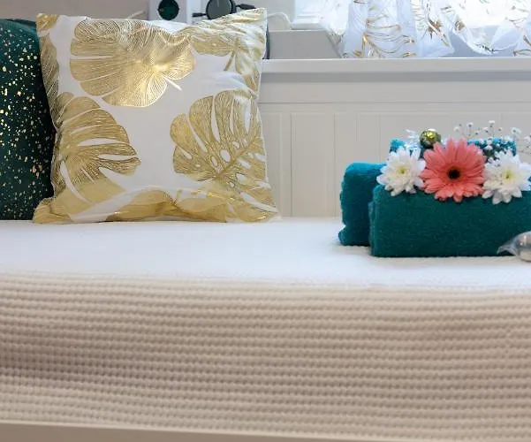 Emerald Aviatiei Апартаменти *