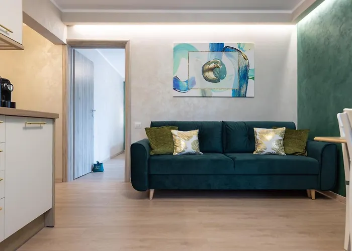 Emerald Aviatiei Апартаменти *