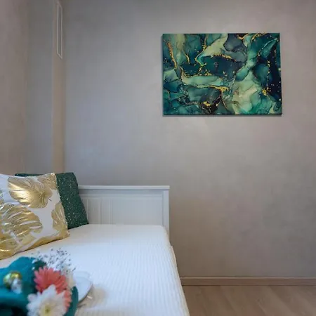 Апартаменты Emerald Aviatiei *